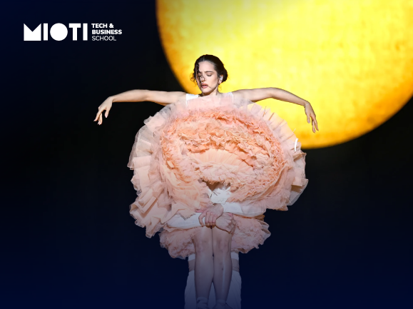 Qué enseña el LUX Tour de Rosalía sobre marketing digital en 2026